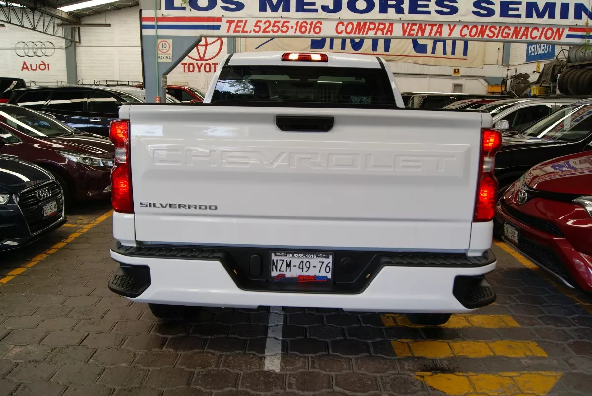 Chevrolet Silverado 4.3 Wt Cab Reg Mt 2021
